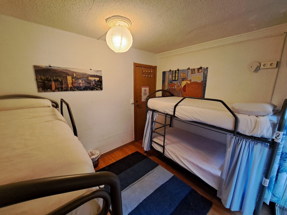 hostal el cascabel hostel
