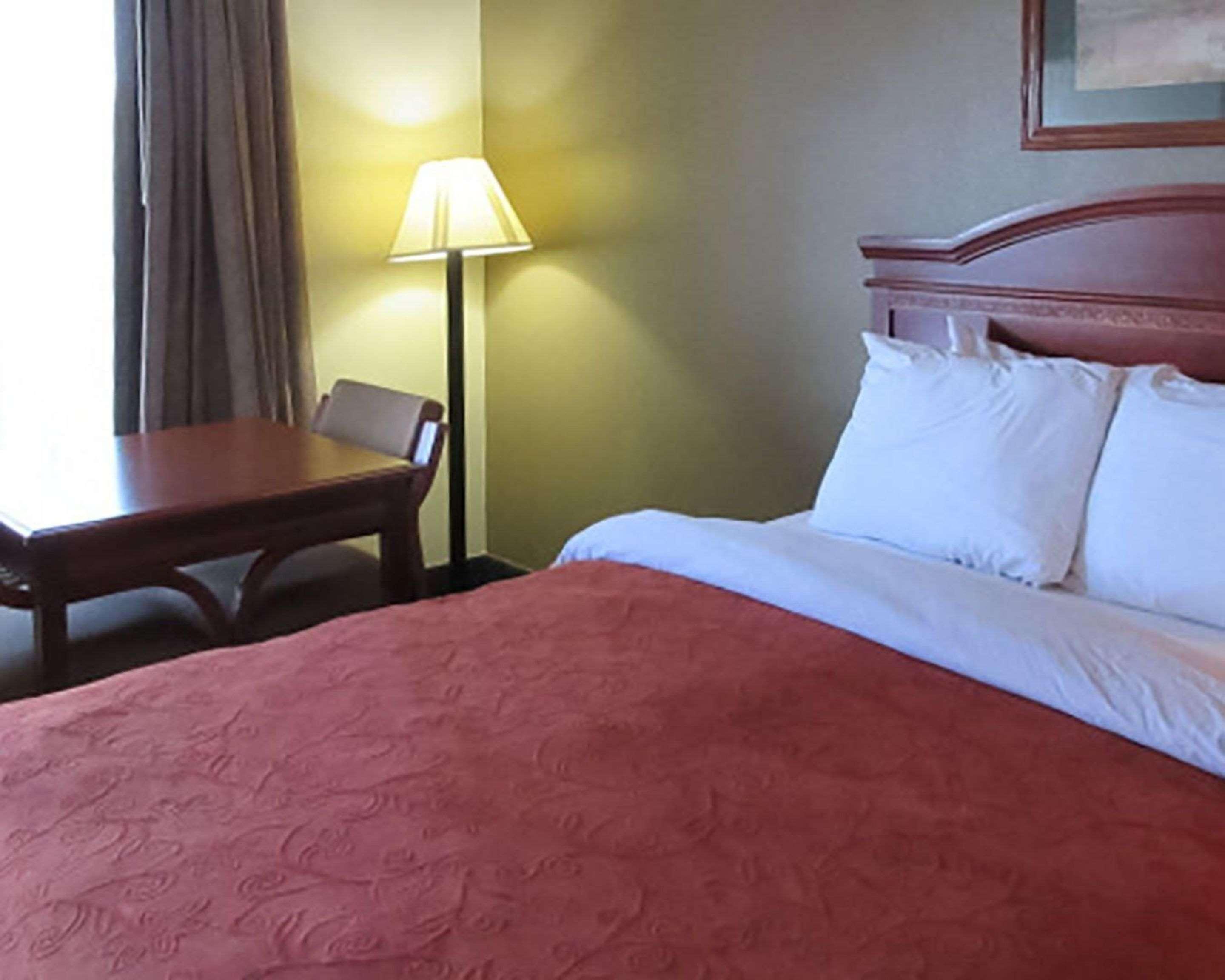 Rodeway Inn Walterboro I-95,Walterboro - St. George>>Walterboro,2 star