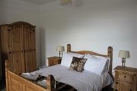 stonehenge inn and shepherds huts