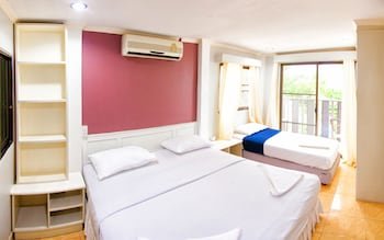 G.I Lodge,Near Tombs Of The Merenides,3 star