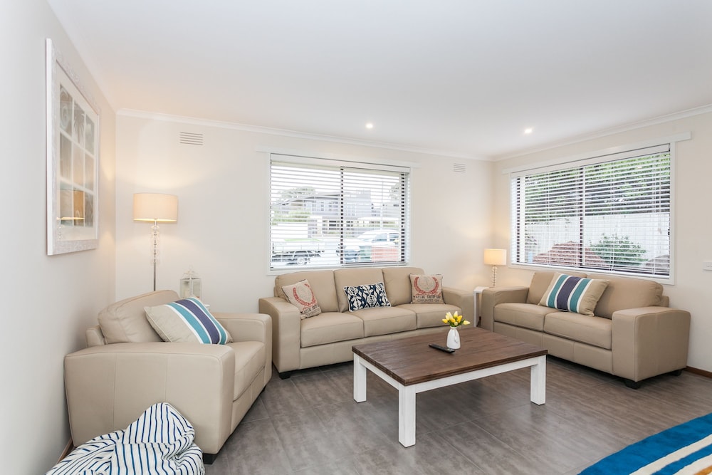 beachfront cottages torquay