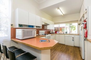 beachfront cottages torquay