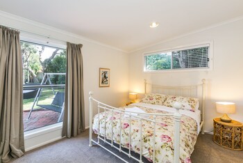 beachfront cottages torquay