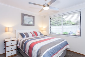 beachfront cottages torquay