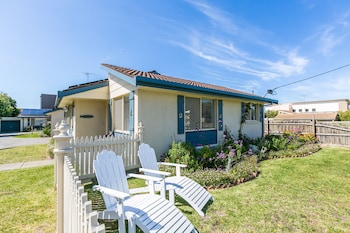 beachfront cottages torquay