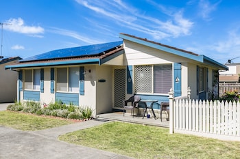 beachfront cottages torquay