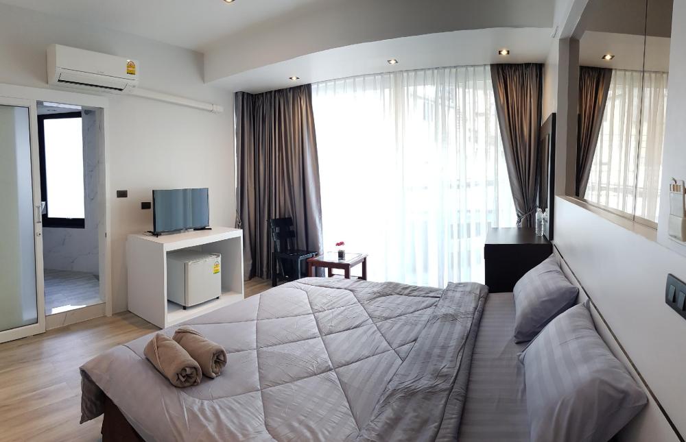 b and b patong beach house