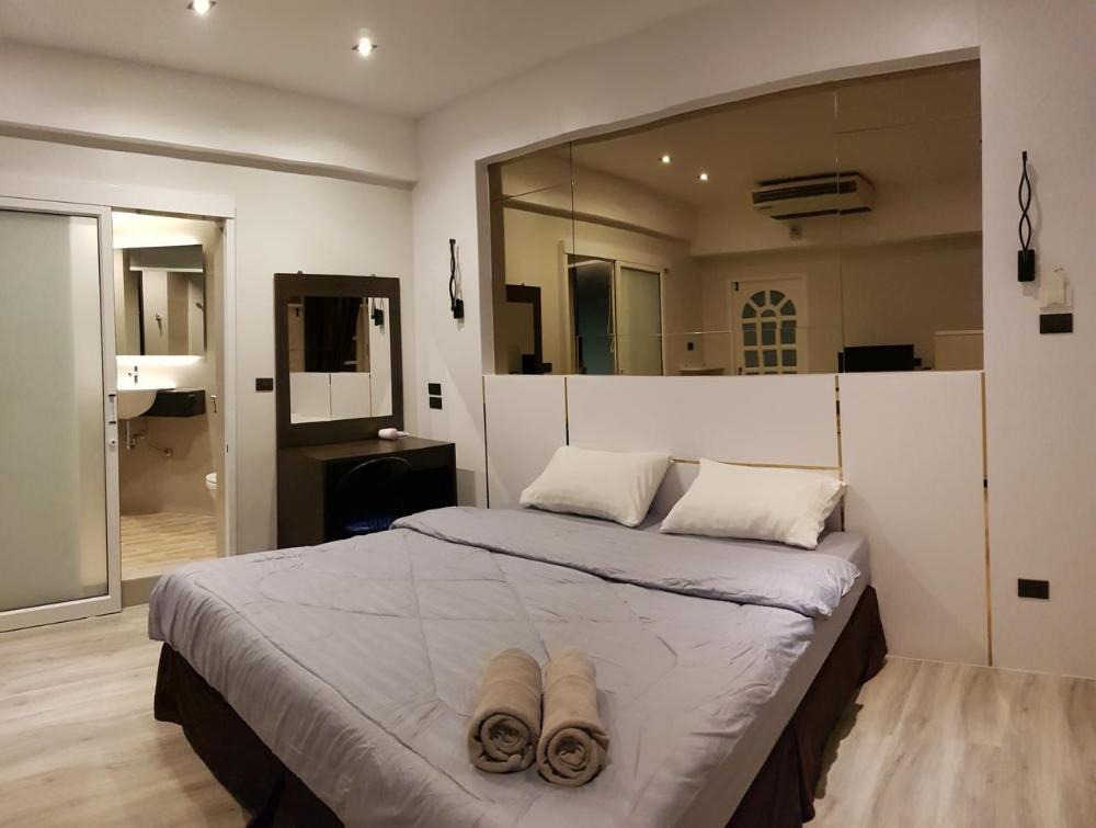 b and b patong beach house