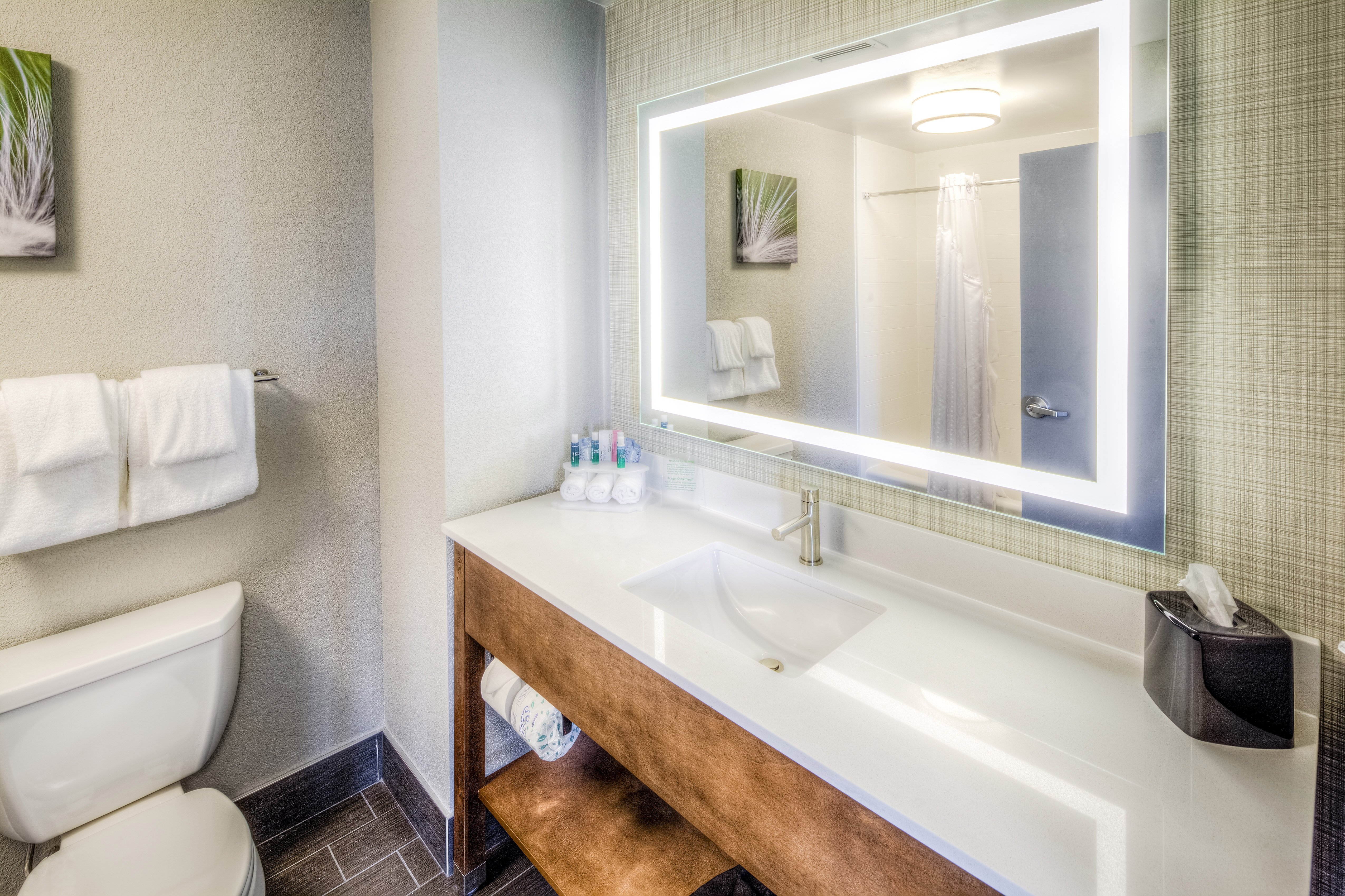 holiday inn express and suites cleveland west west