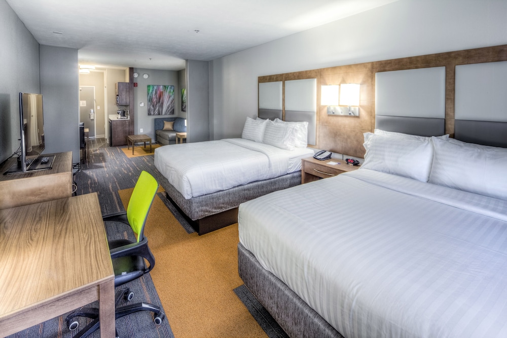holiday inn express and suites cleveland west west