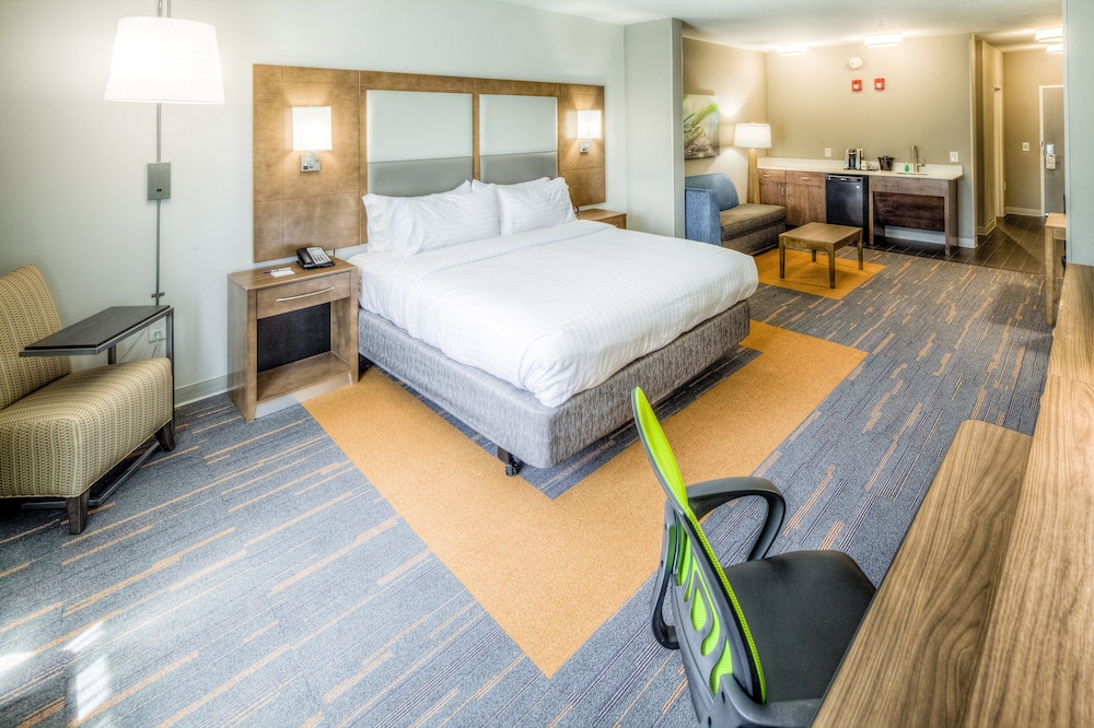 holiday inn express and suites cleveland west west