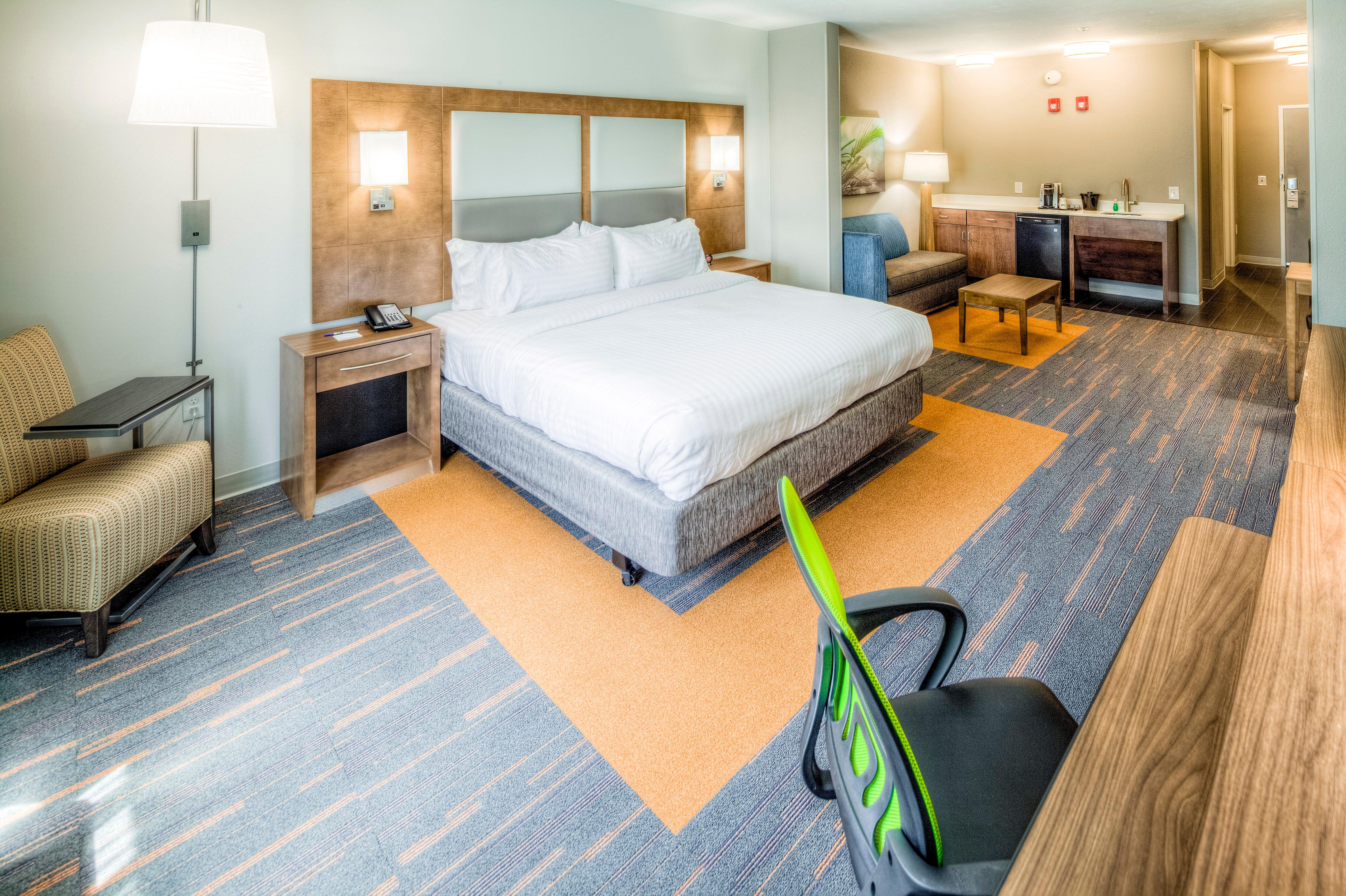 holiday inn express and suites cleveland west west