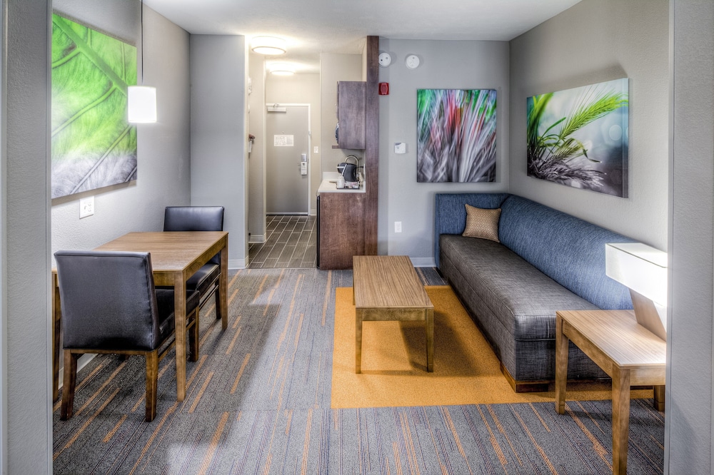 holiday inn express and suites cleveland west west