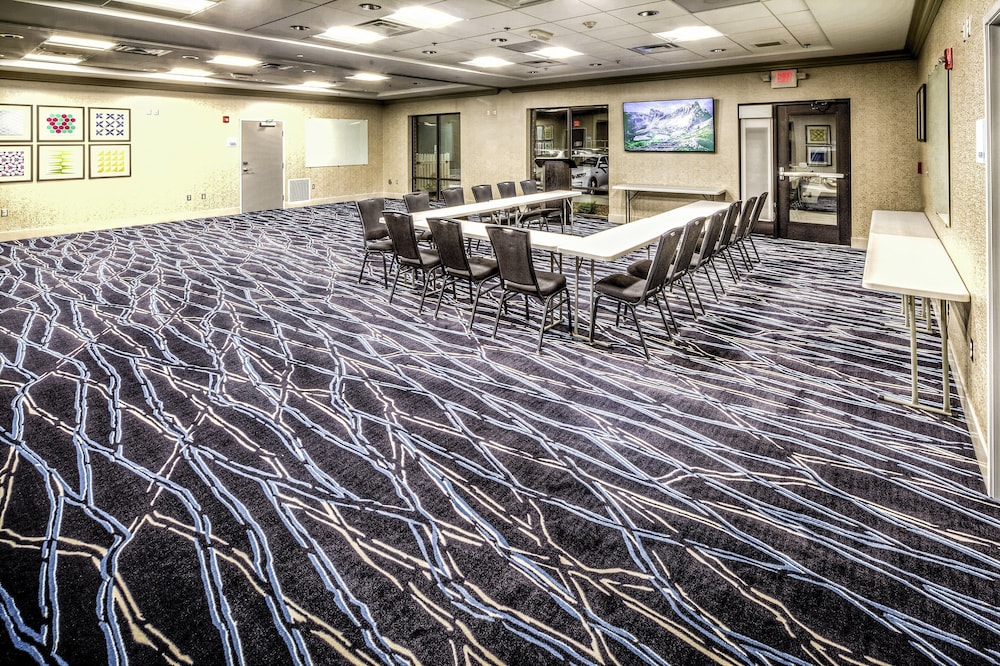 holiday inn express and suites cleveland west west