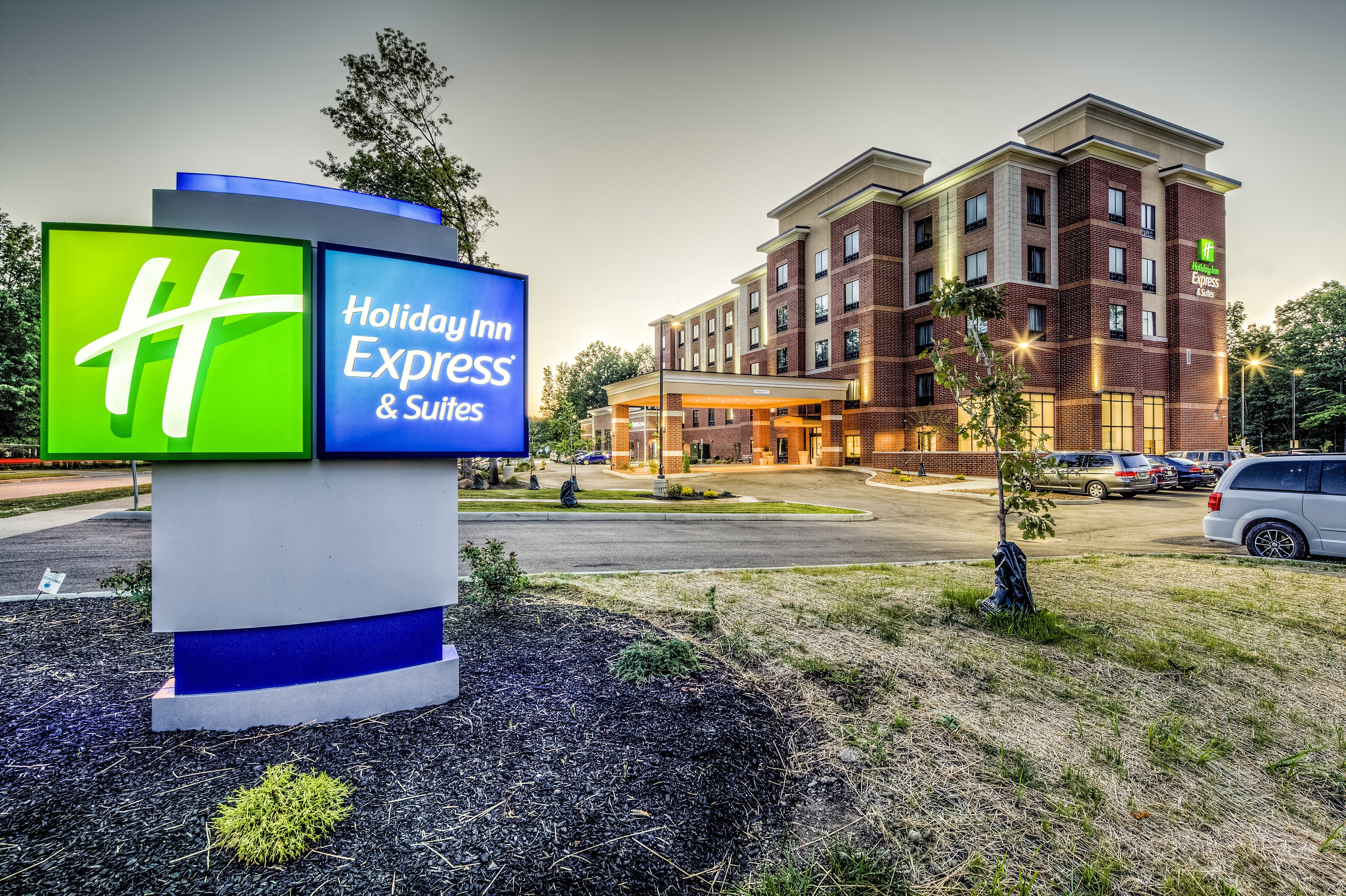 holiday inn express and suites cleveland west west