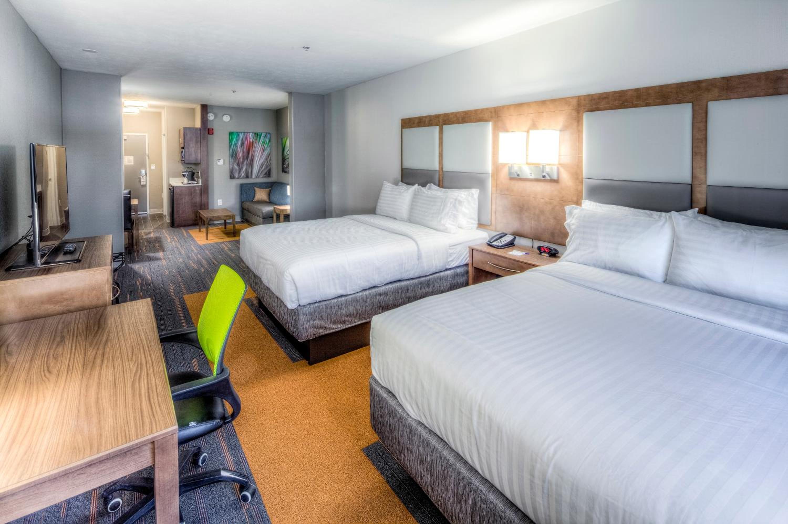 holiday inn express and suites cleveland west west