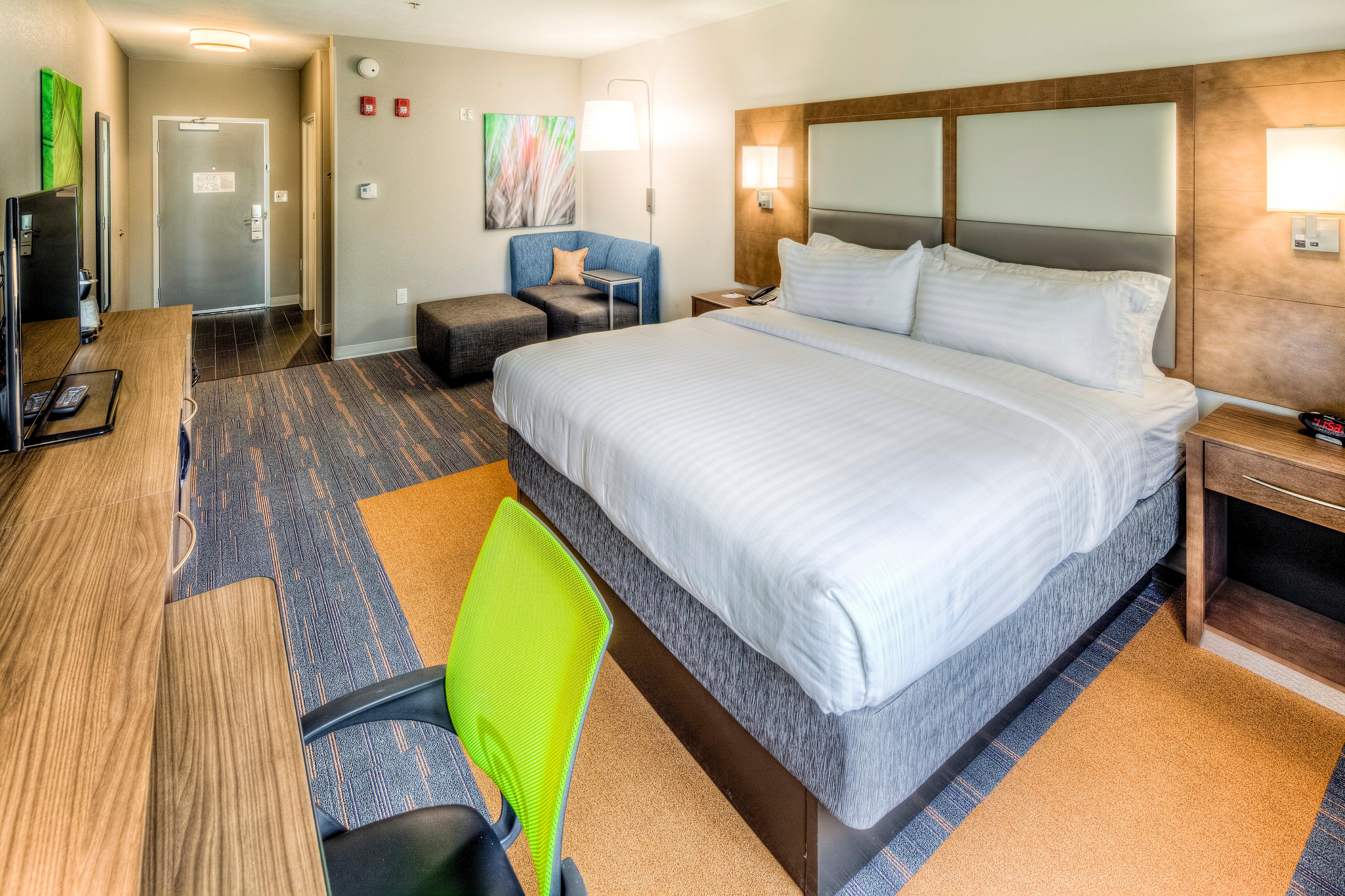 holiday inn express and suites cleveland west west