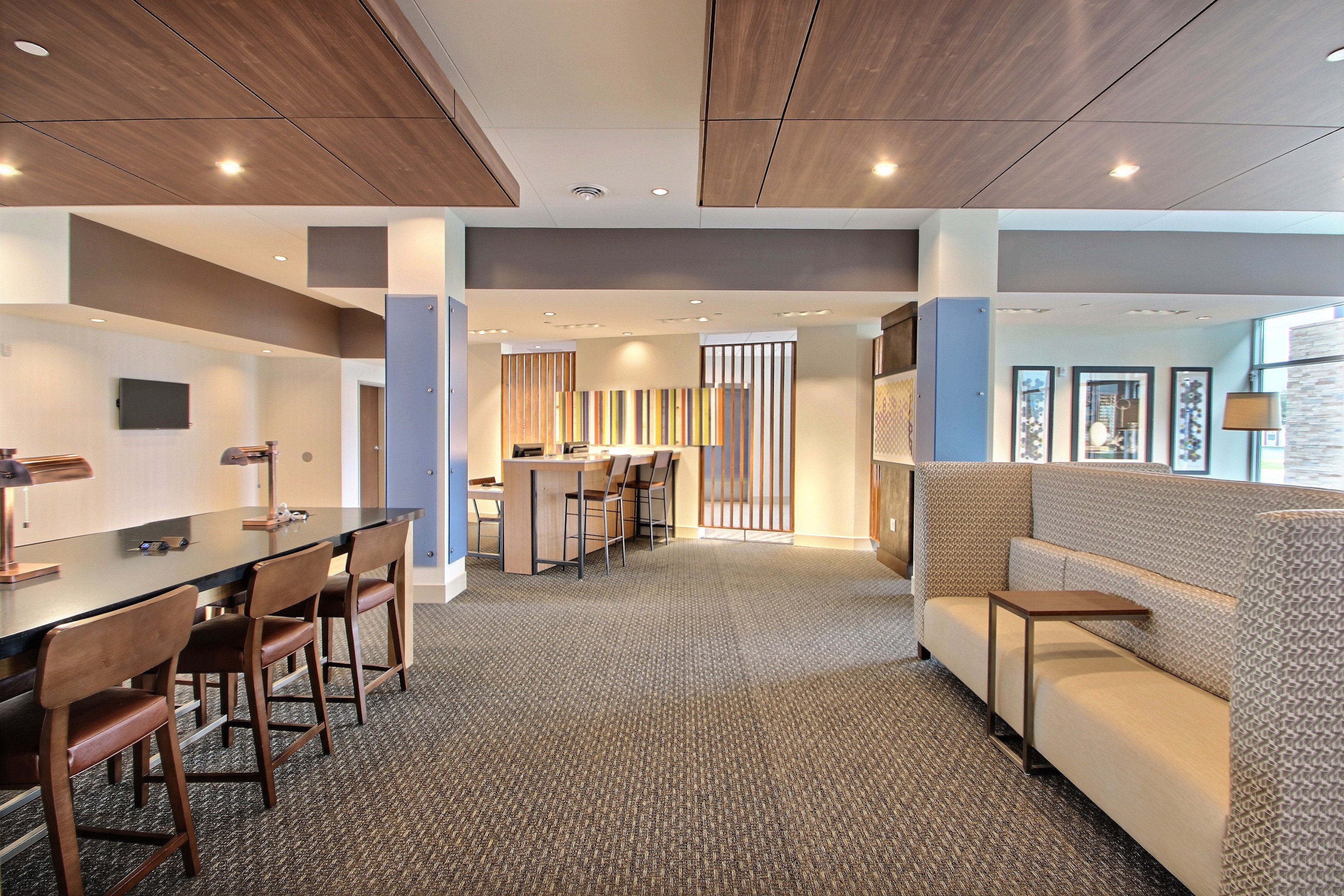 holiday inn express and suites fond du lac by ihg