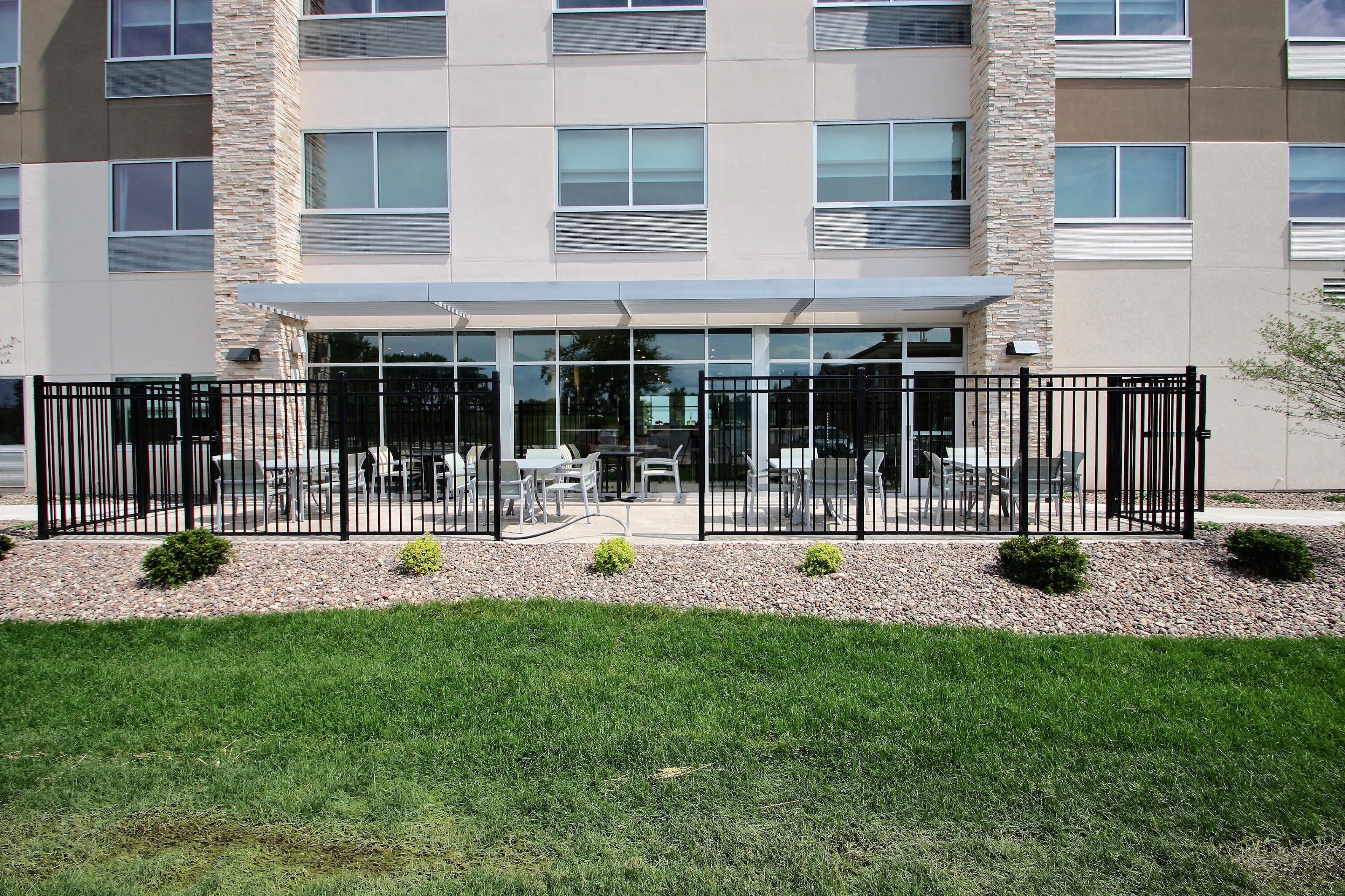 holiday inn express and suites fond du lac by ihg