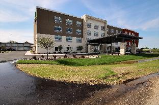 holiday inn express and suites fond du lac by ihg