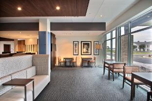 holiday inn express and suites fond du lac by ihg