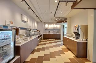 holiday inn express and suites fond du lac by ihg