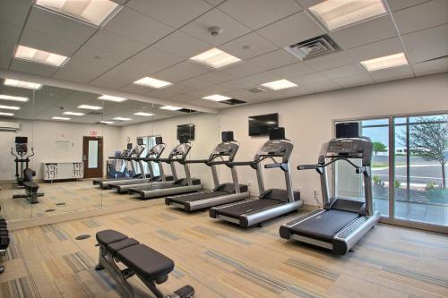 holiday inn express and suites fond du lac by ihg