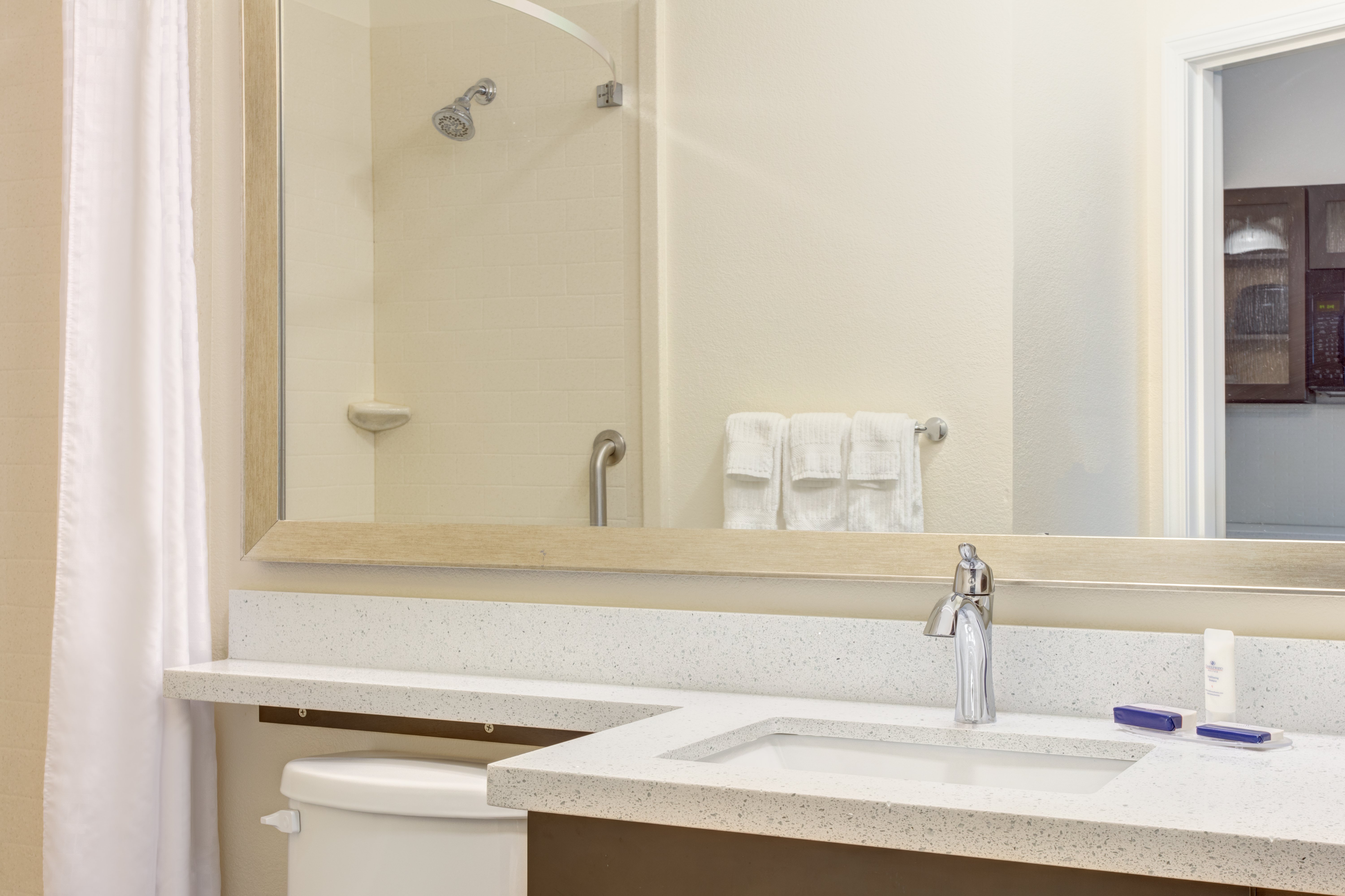candlewood suites cut off by ihg