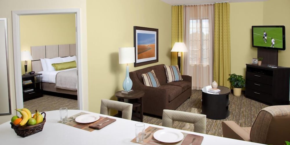 candlewood suites cut off by ihg