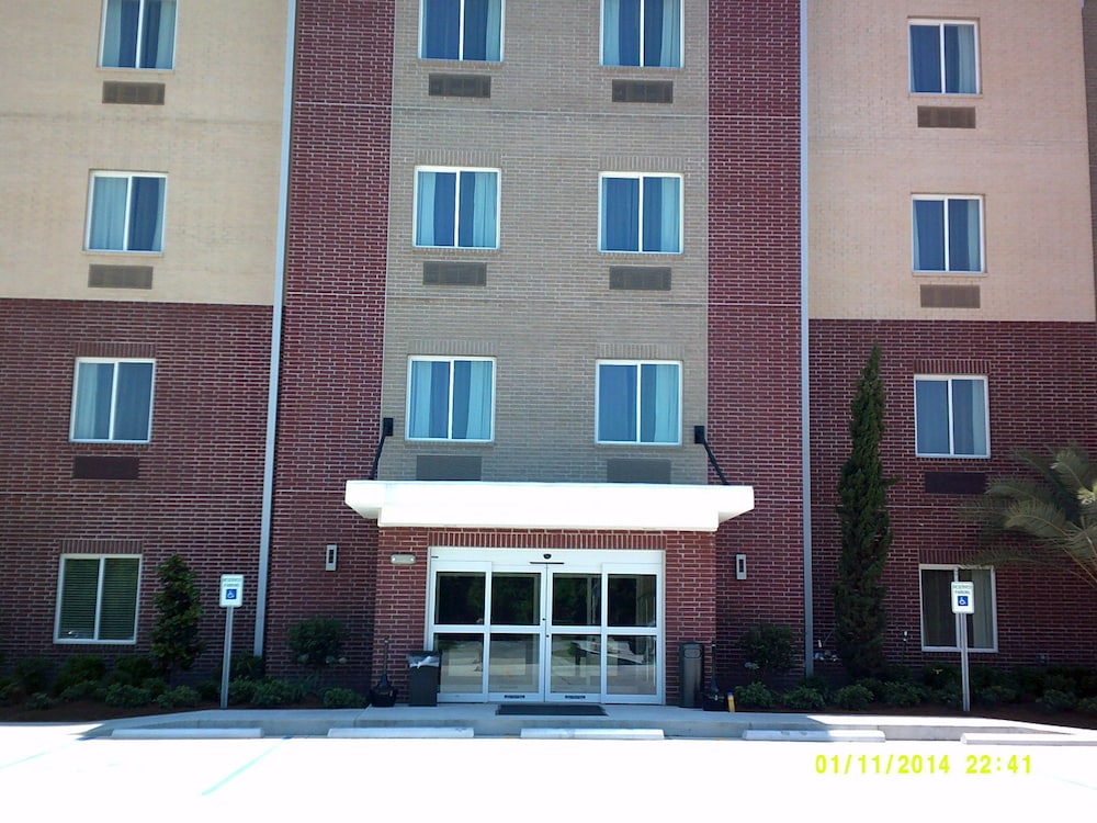 candlewood suites cut off by ihg