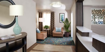 Candlewood Suites Cut Off By Ihg,Cut Off>>Bourg,3 star