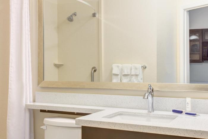 candlewood suites cut off by ihg