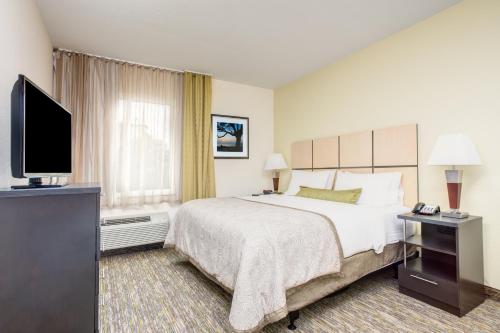 candlewood suites cut off by ihg