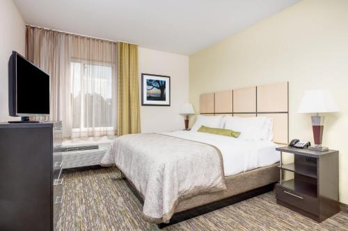 candlewood suites cut off by ihg