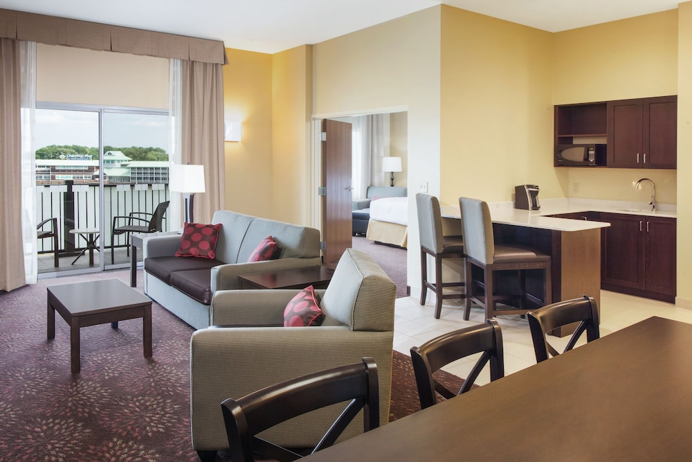 holiday inn express and suites sandusky by ihg