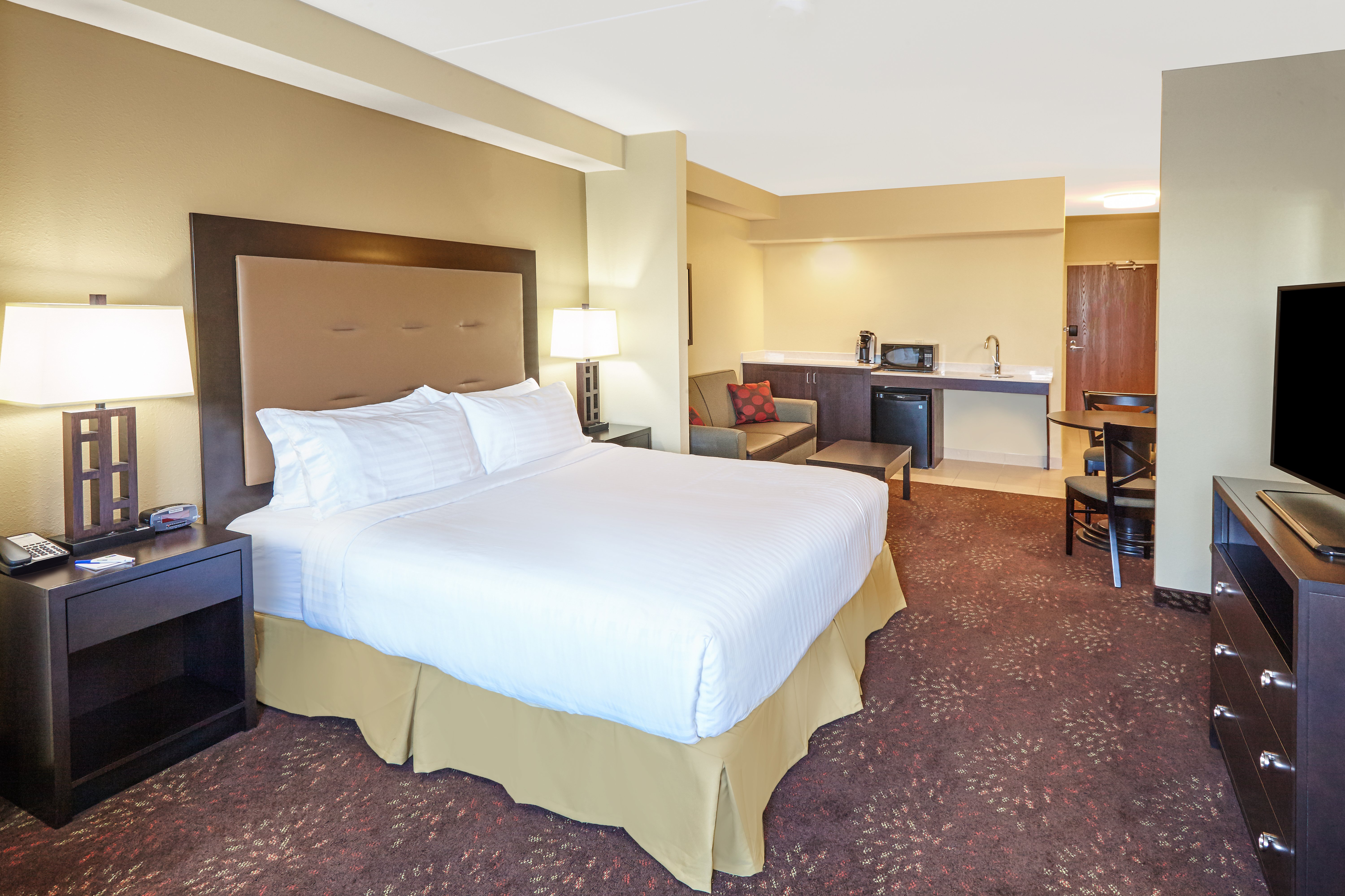 holiday inn express and suites sandusky by ihg