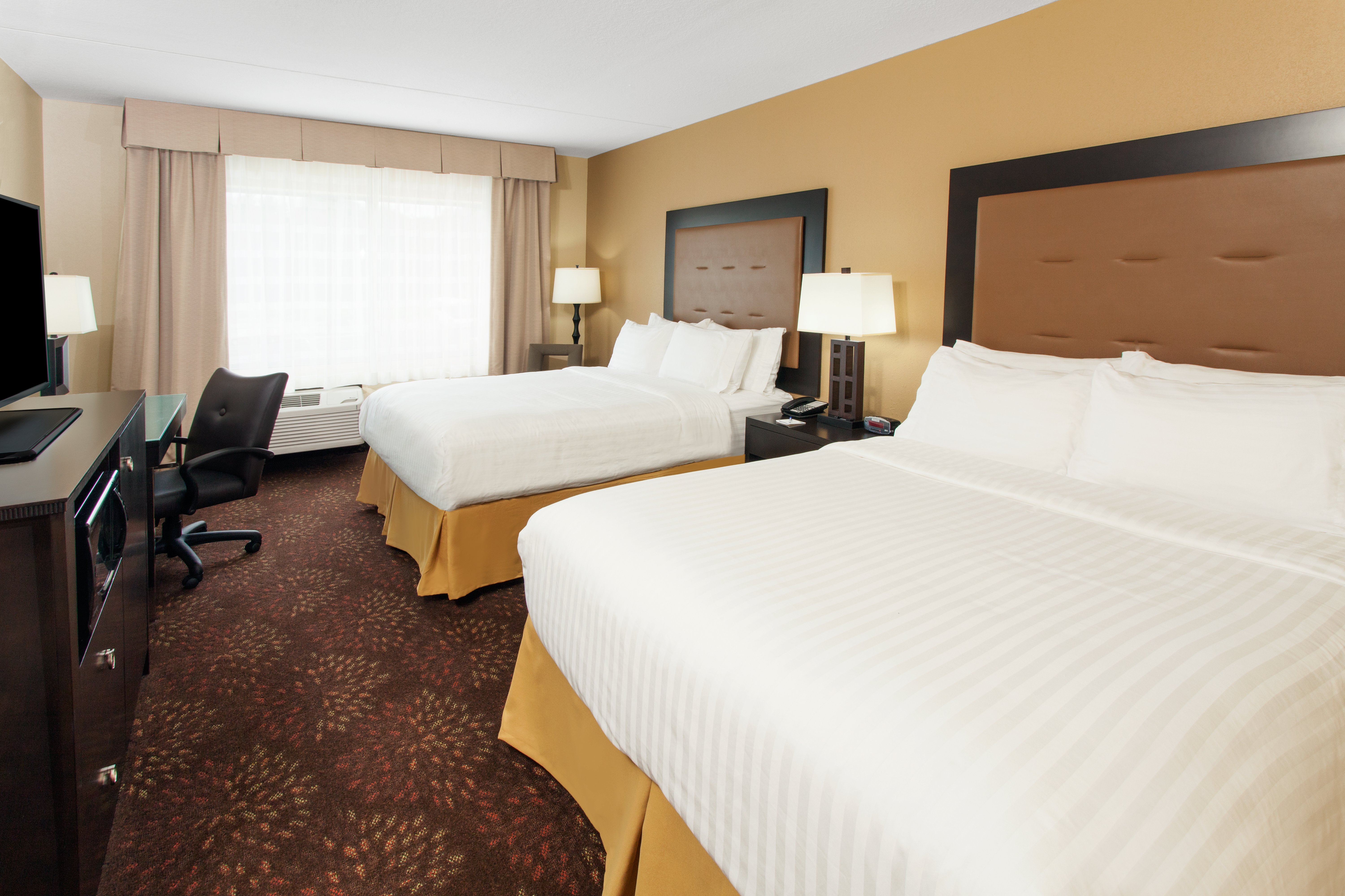 holiday inn express and suites sandusky by ihg