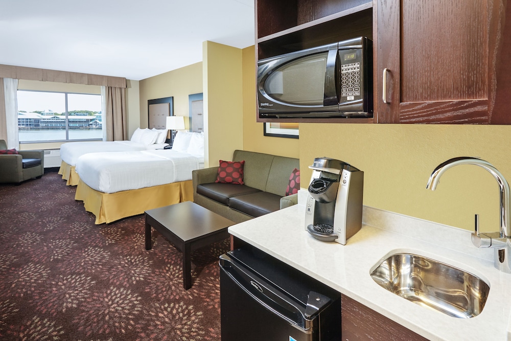 holiday inn express and suites sandusky by ihg