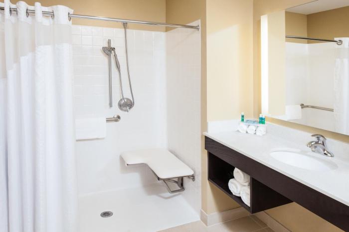 holiday inn express and suites sandusky by ihg