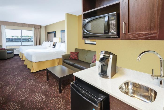 holiday inn express and suites sandusky by ihg