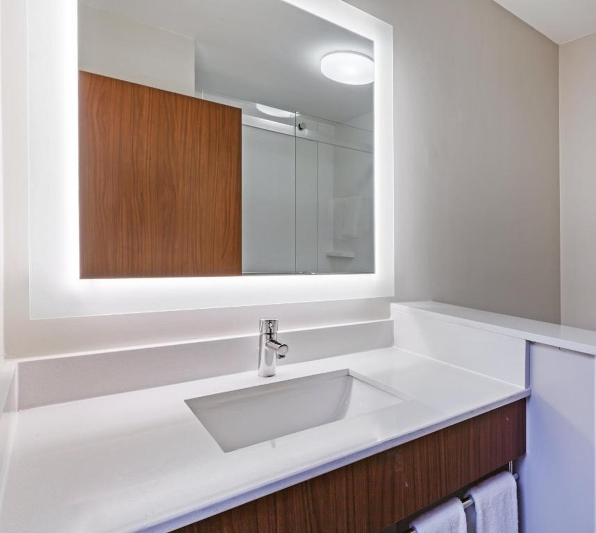 holiday inn express and suites tulsa west sand spr
