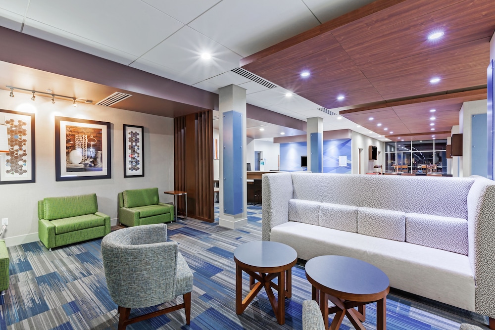 holiday inn express and suites tulsa west sand spr