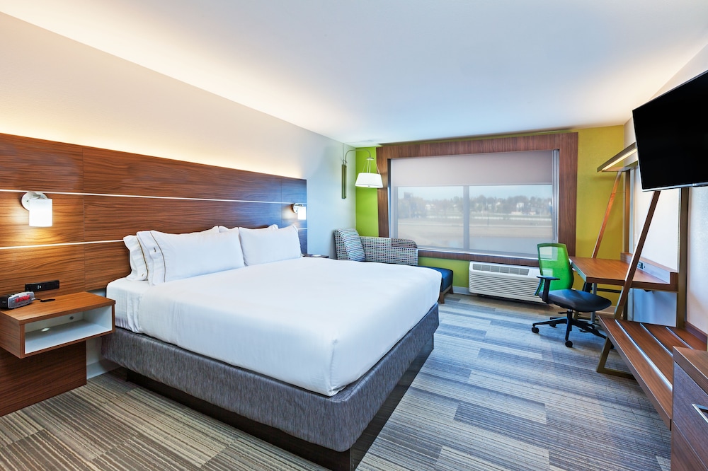 holiday inn express and suites tulsa west sand spr