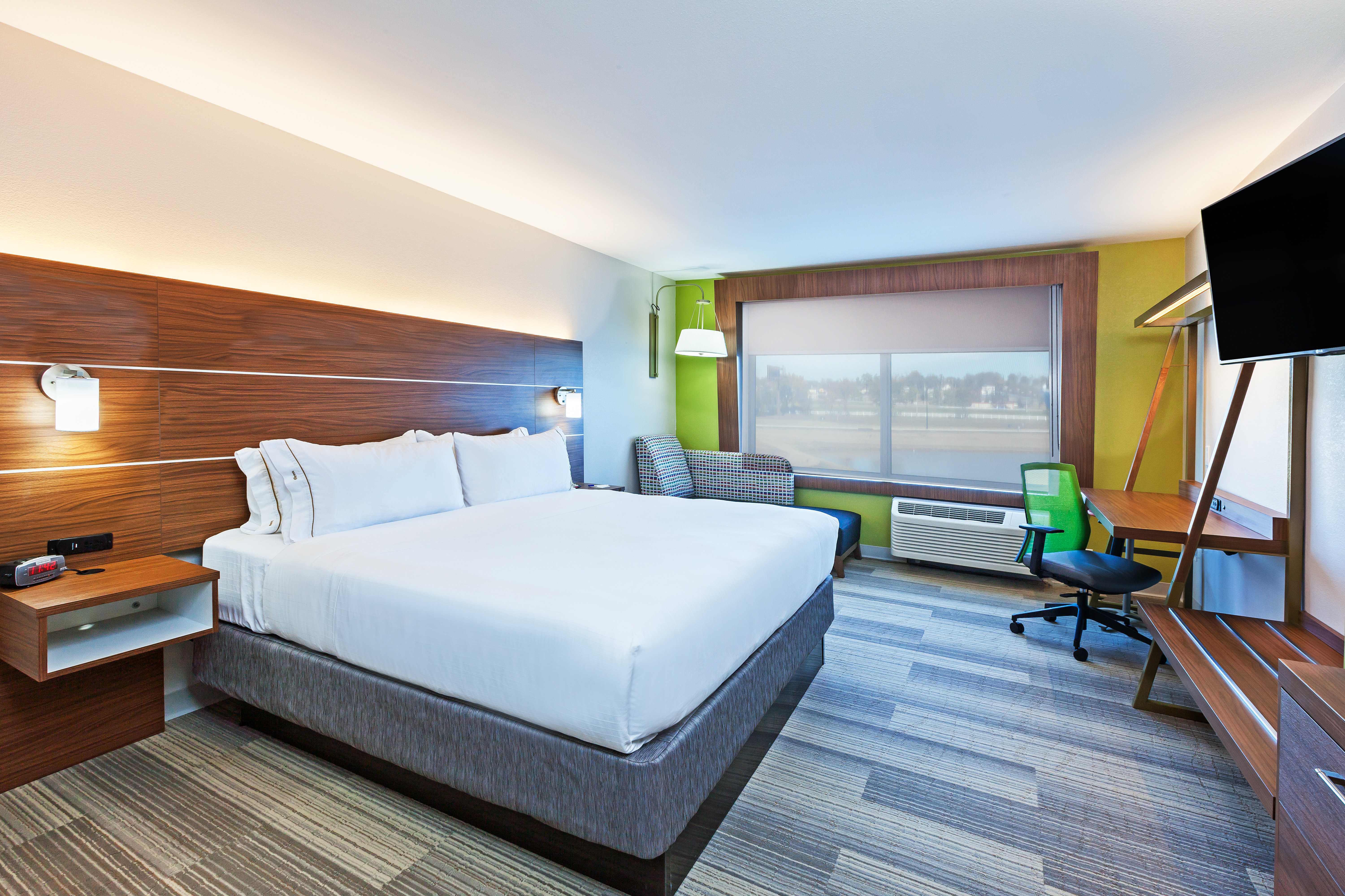 holiday inn express and suites tulsa west sand spr