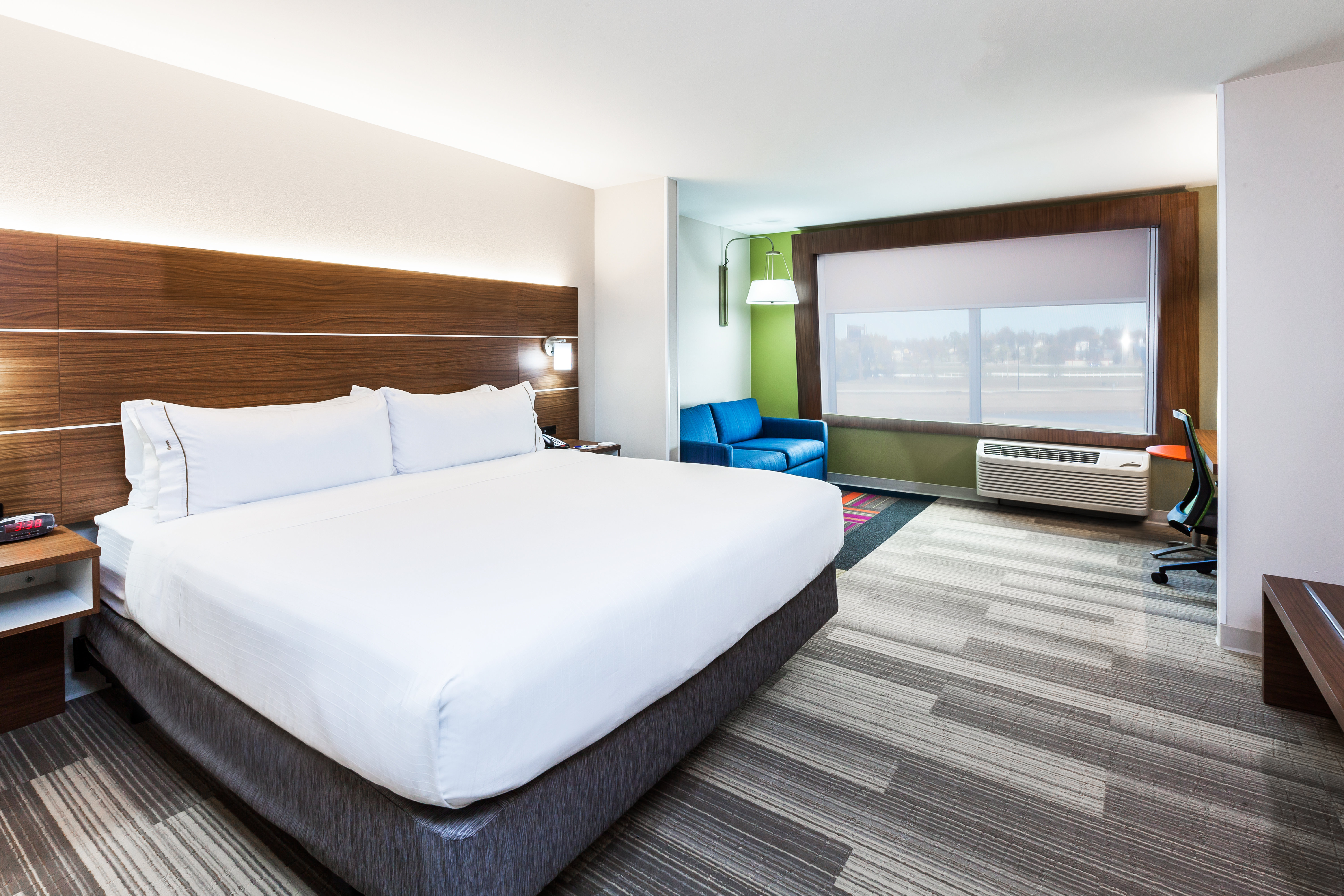 holiday inn express and suites tulsa west sand spr