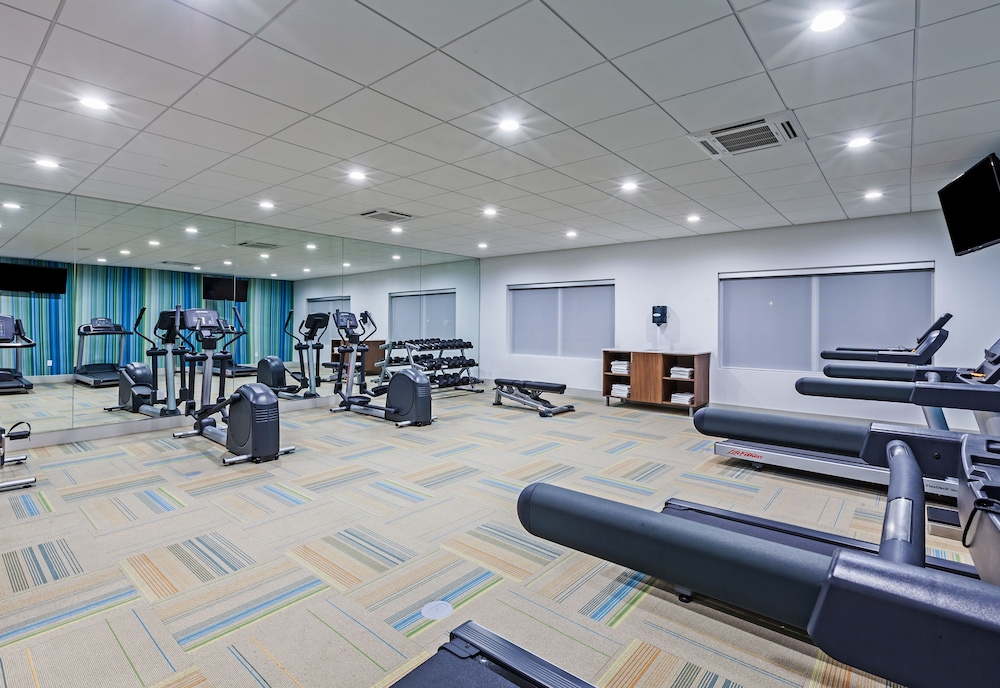 holiday inn express and suites tulsa west sand spr