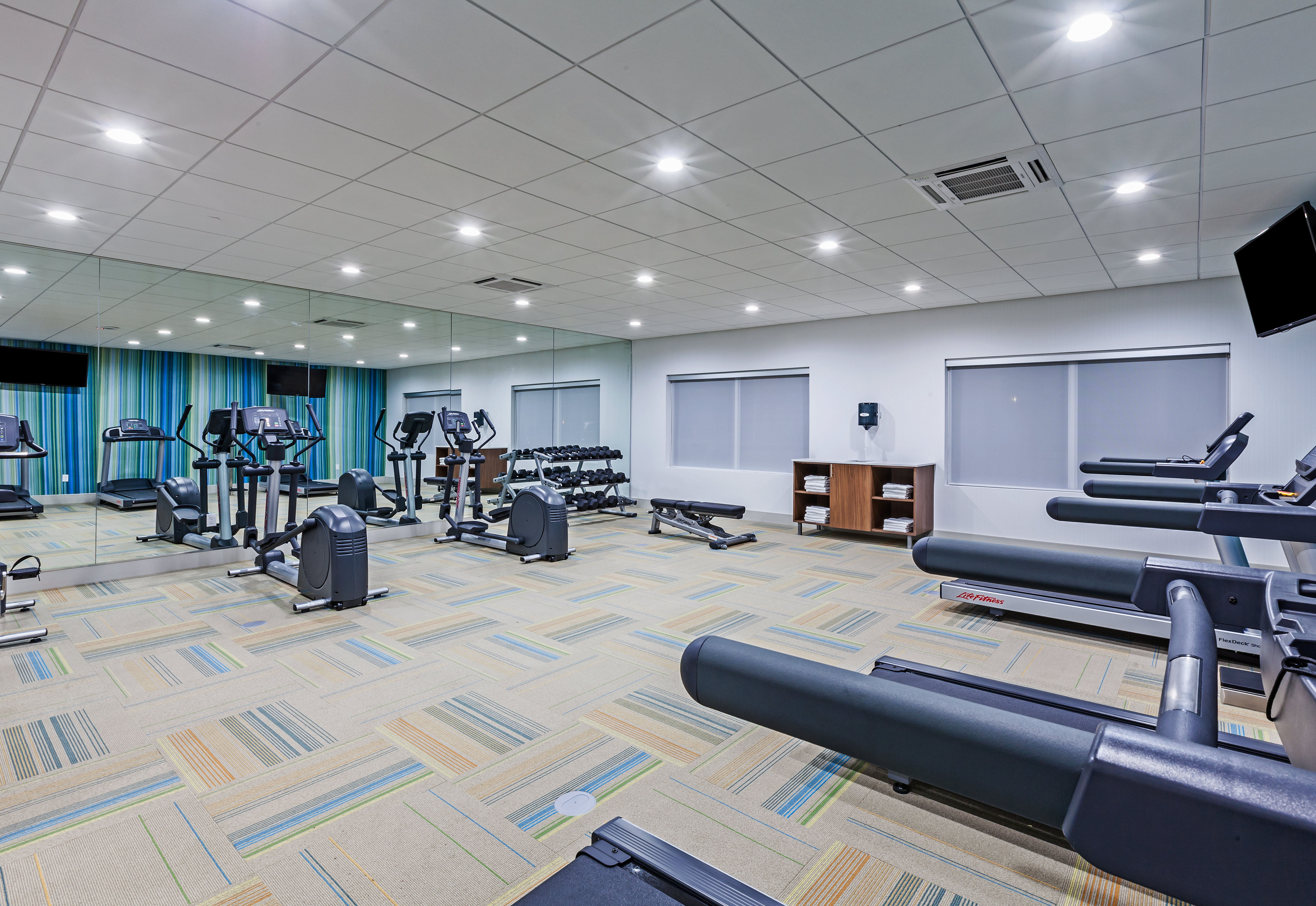 holiday inn express and suites tulsa west sand spr