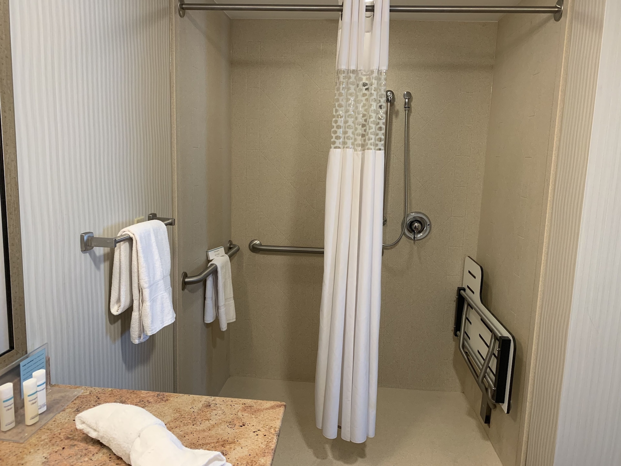 hampton inn and suites california university pittsburgh
