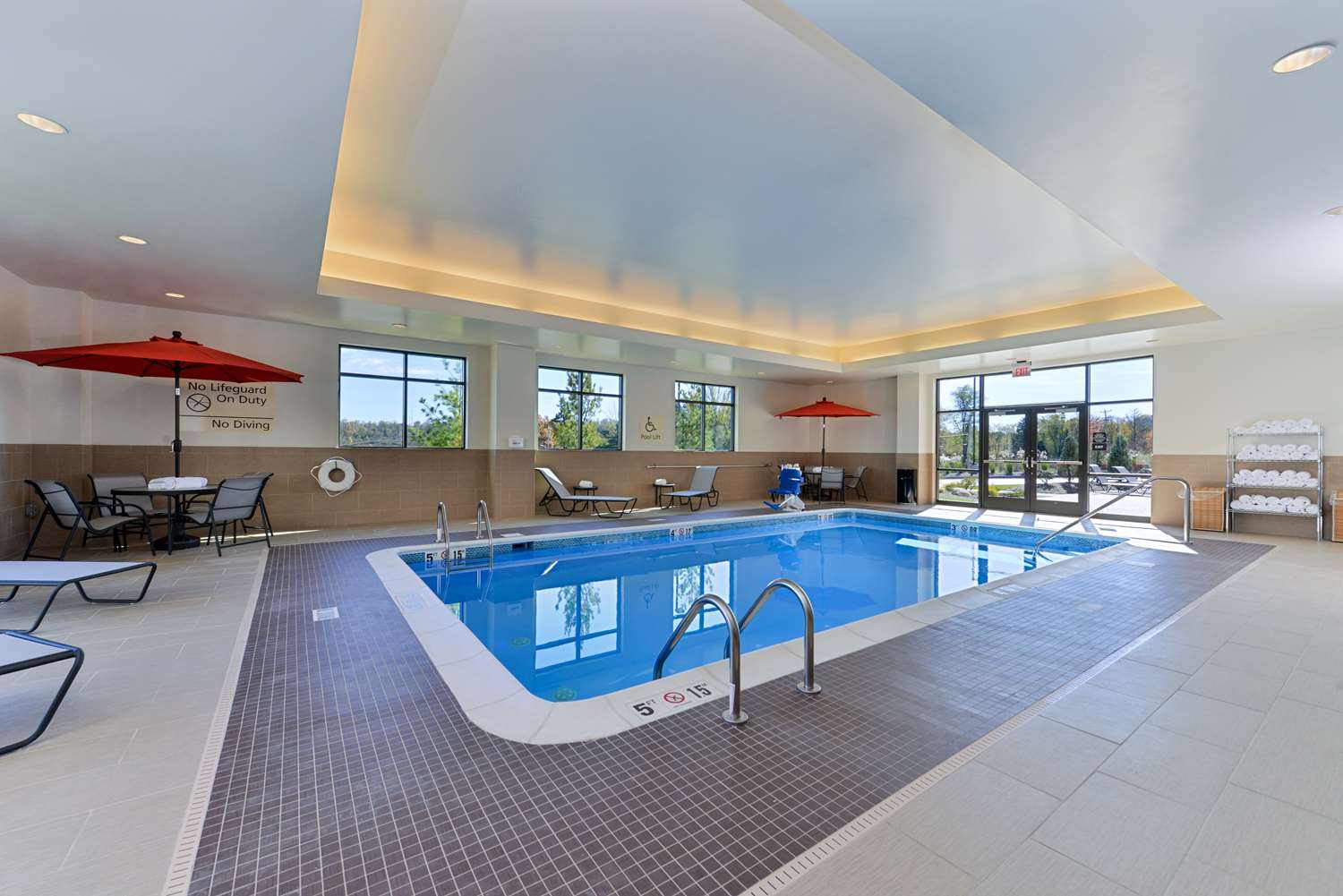 hampton inn and suites california university pittsburgh
