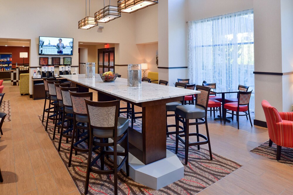 hampton inn and suites california university pittsburgh